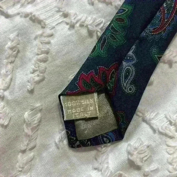 Christopher Hayes 100% Silk Made In Italy Paisley Navy Men’s Necktie - Picture 4 of 6